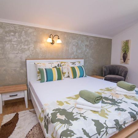 Nereo Lägenhet Mali Lošinj Exteriör bild