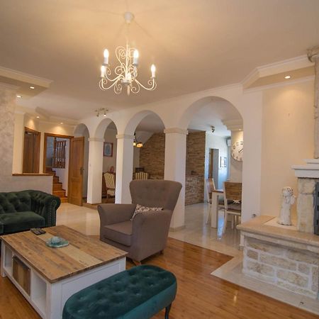 Nereo Lägenhet Mali Lošinj Exteriör bild
